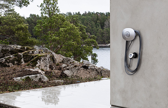 Charge Amps Halo laddbox på vägg