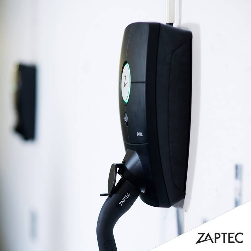 Zaptec Pro på vägg