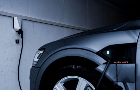 Easee Charge Core i garage