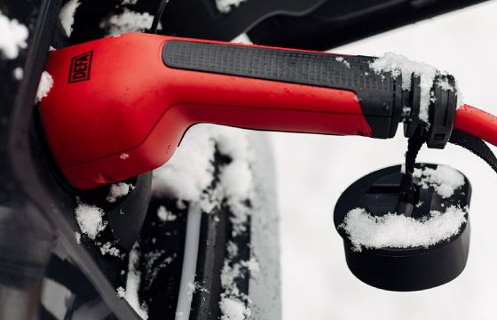 DEFA laddkabel eConnect på vintern