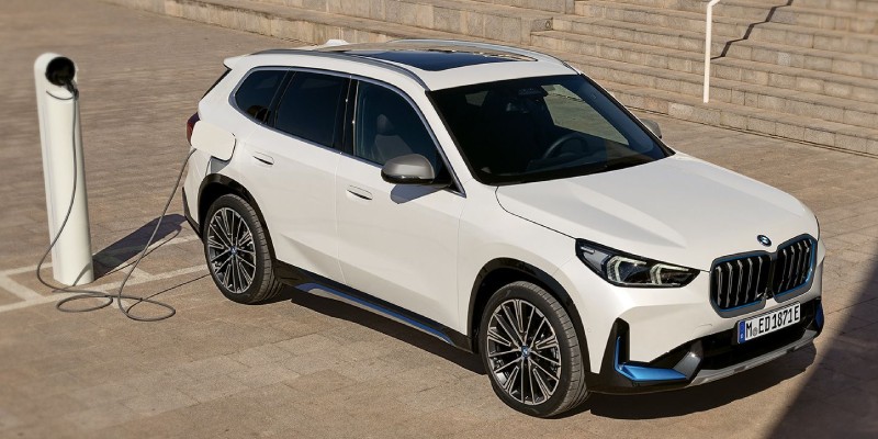 BMW iX1