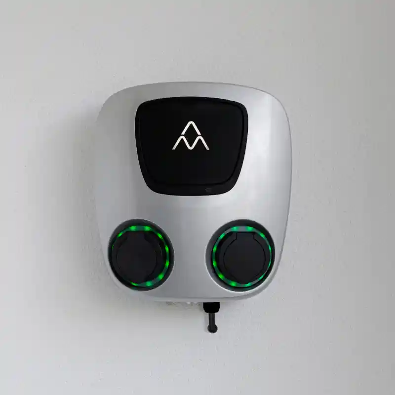 Charge Amps Aura